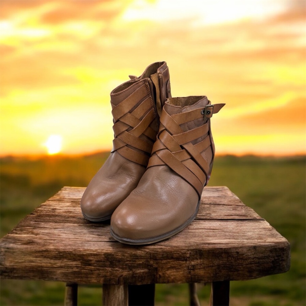 Anthropologie boots size 7.5/38